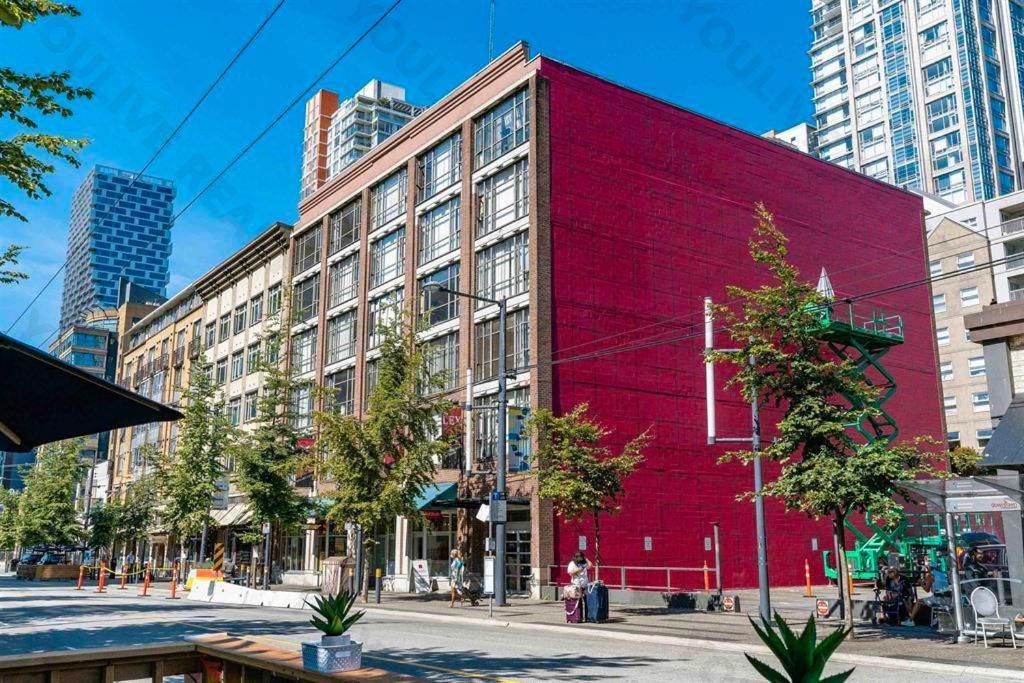 Entire Condo In Heart Of Downtown Vancouver Kültér fotó
